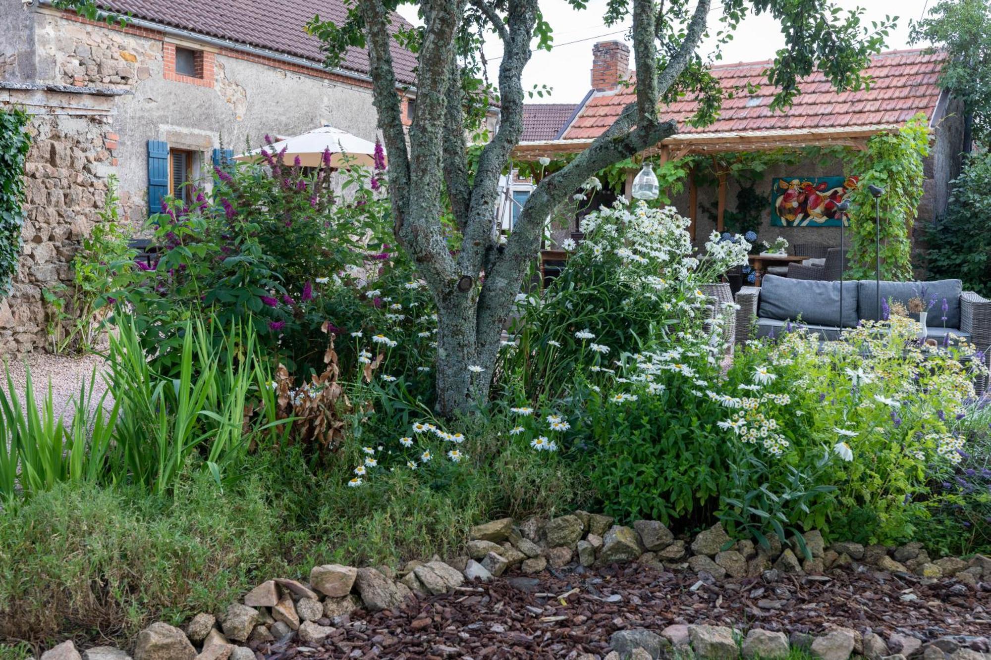 Domaine La Pomme De Pin Panzió Louroux-de-Beaune Kültér fotó